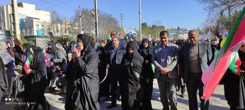 گزارش تصویری | حضور مدیرکل بهزیستی مازندران در راهپیمایی سالروز پیروزی انقلاب اسلامی