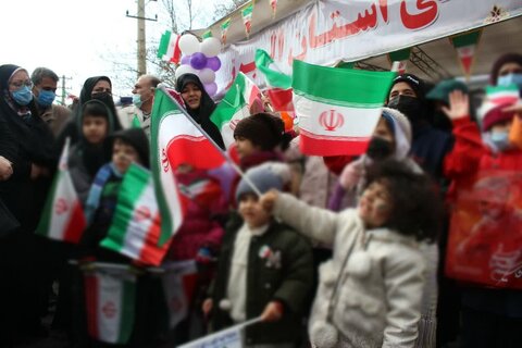 بخش اول | گزارش تصویری | تجلی حضور مدیرکل ، کارکنان و مددجویان بهزیستی البرز در راهپیمایی یوم الله ۲۲ بهمن در کنار سایر اقشار جامعه