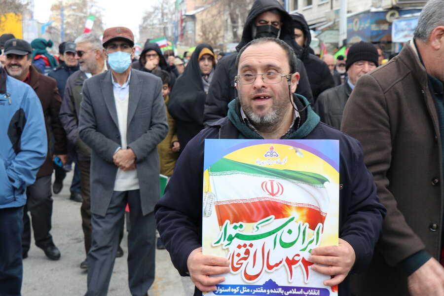 حضور مدیران و کارکنان بهزیستی آذربایجان غربی در راهپیمایی یوم‌الله ۲۲بهمن
