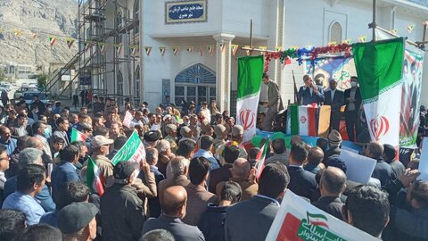 گزارش تصویری|رستم|حضور پرشور رئیس و کارکنان اداره  بهزیستی رستم در راهپیمایی ۲۲ بهمن