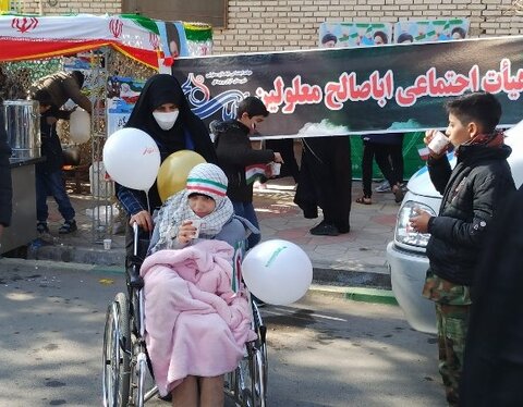آران و بیدگل| حضور فعال هیئت اجتماعی اباصالح معلولین در راهپیمایی ۲۲ بهمن