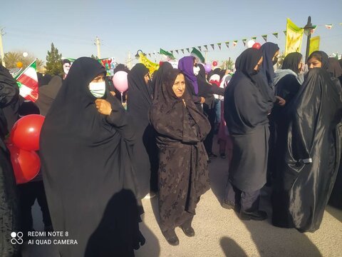 گزارش تصویری|فراشبند|حضور پر شور کارکنان اداره بهزیستی شهرستان فراشبند در راهپیمایی ۲۲ بهمن