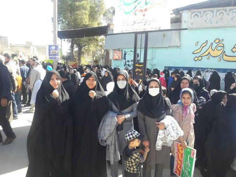 گزارش تصویری| سروستان|حضور  رئیس و کارکنان اداره بهزیستی سروستان در راهپیمایی ۲۲ بهمن