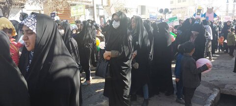 گزارش تصویری|استهبان|حضوررئیس و کارکنان بهزیستی  استهبان در راهپیمایی ۲۲ بهمن