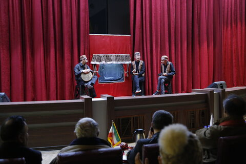 اجرای نمایش صحنه‌ای «ازدواج مبارک» با هنرمندی هنرمندان خراسان شمالی