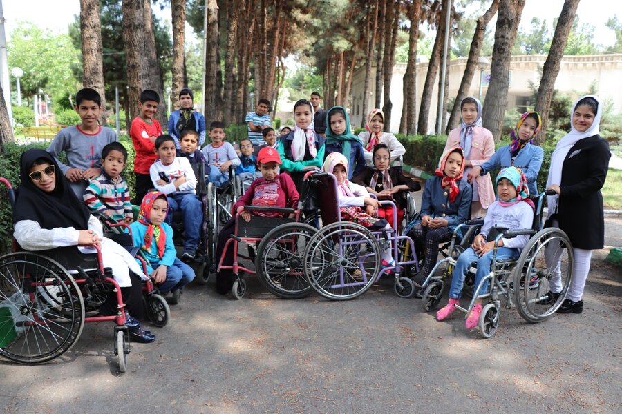 روایتهایی از ساکنان و خادمان بزرگترین آسایشگاه معلولان کشور | راههایی که ما را به هم رساند