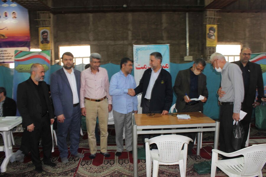 میزخدمت بهزیستی در مصلای اهواز