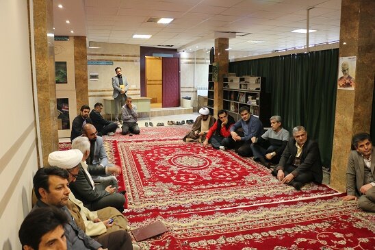 تقدیر از مدیر کل و فعالان نماز توسط رئیس ستاد اقامه نماز استان