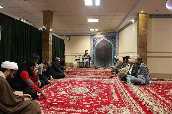 تقدیر از مدیر کل و فعالان نماز توسط رئیس ستاد اقامه نماز استان