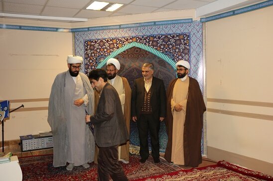 تقدیر از مدیر کل و فعالان نماز توسط رئیس ستاد اقامه نماز استان