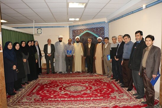 تقدیر از مدیر کل و فعالان نماز توسط رئیس ستاد اقامه نماز استان