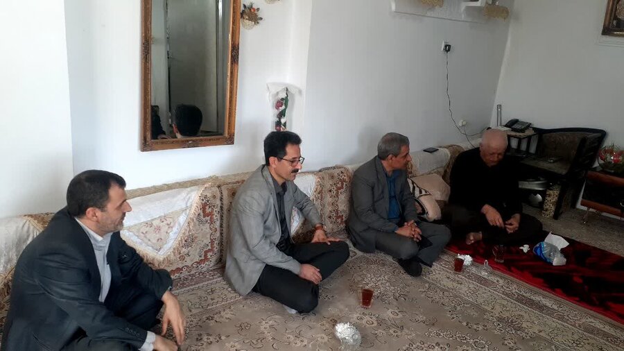 دیدار مدیر کل بهزیستی استان کردستان با آزاده و جانباز سرافراز