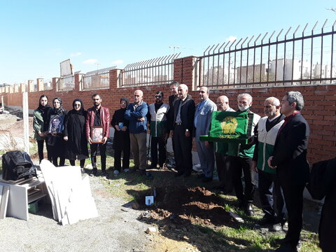 گزارش تصویری | مراسم کاشت نهال به مناسبت روز درختکاری در مرکز جامع توانبخشی بهزیستی استان قزوین انجام شد