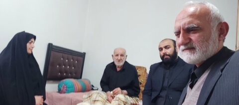 عباس آباد| رئیس اداره بهزیستی شهرستان عباس آباد با خانواده شهدا دیدار کرد