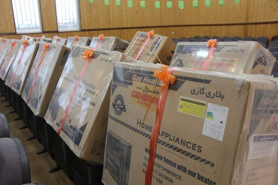 رودسر | تعداد ۴۴ دستگاه بخاری گازی به جامعه هدف بهزیستی در بخش رحیم آباد رودسر اهدا شد