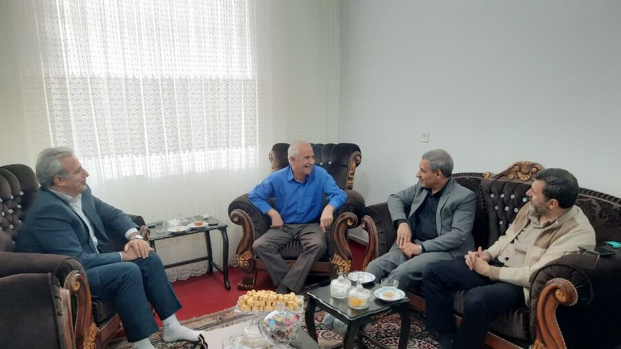 قروە| مدیر کل بهزیستی کردستان با همکار بازنشسته دیدار کرد