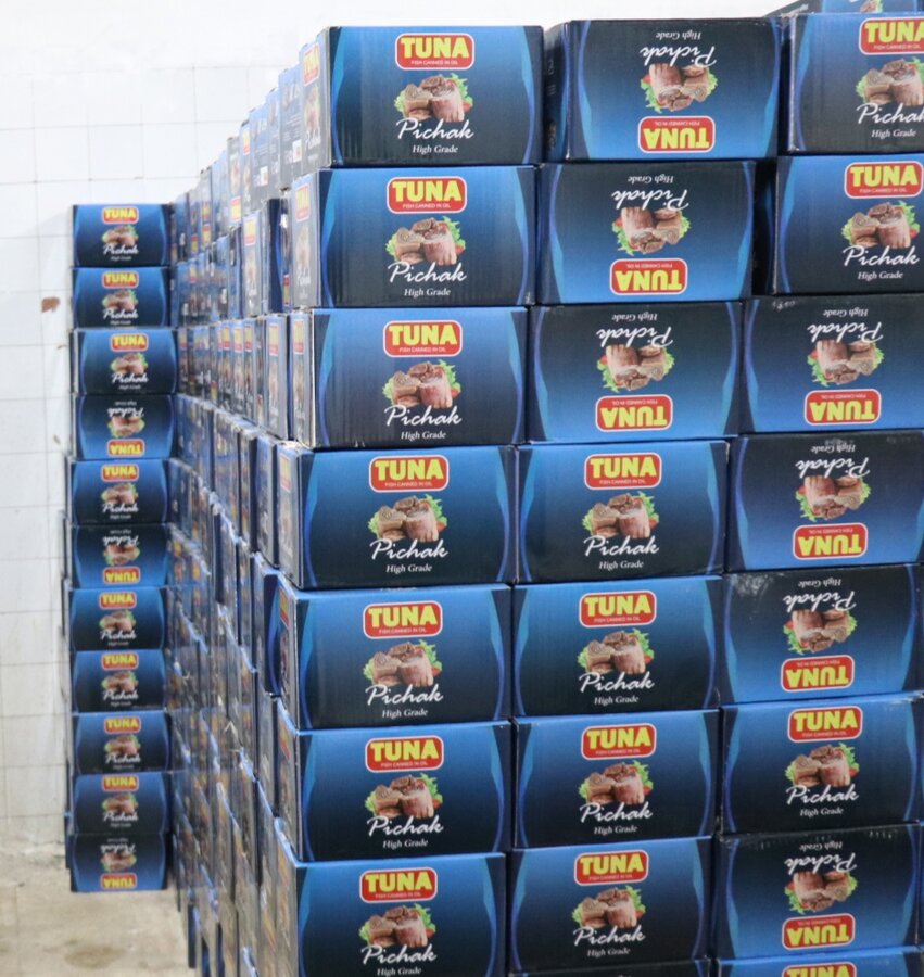 ارسال مواد غذایی به زلزله زدگان شهرستان خوی