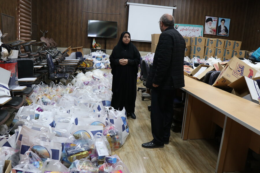 ارسال مواد غذایی به زلزله زدگان شهرستان خوی