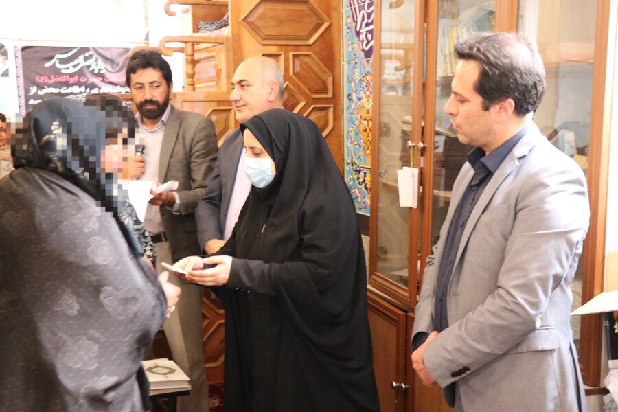 هدایای گروه جهادی تامین اجتماعی استان بین خانواده های نیازمند توزیع شد.