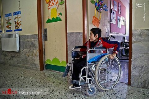 پیشوا| حمایت از دانش آموزان معلول نیازمند