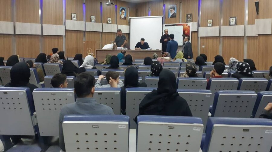 شهریار | توزیع بن کارت به زنان سرپرست خانوار تحت پوشش