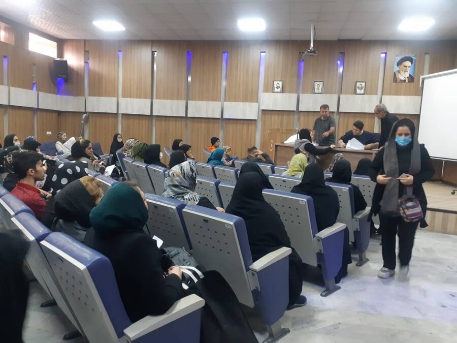 شهریار | توزیع بن کارت به زنان سرپرست خانوار تحت پوشش