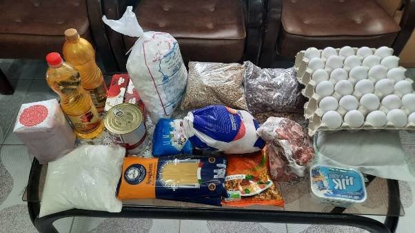 اردستان | توزیع بسته مواد غذایی در بین جامعه هدف