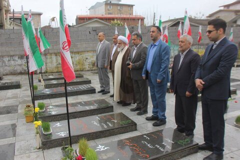 رودسر | ادای احترام مسئولین شهرستان رودسر به مقام والای شهدا در گلزار شهدای رودسر