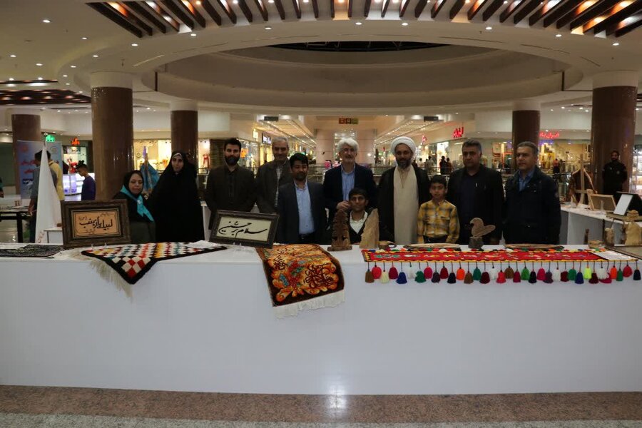 افتتاحیه نمایشگاه توانمندی های جامعه هدف بهزیستی در مجتمع تجاری خلیج فارس