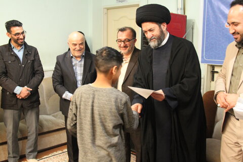 گزارش تصویری| دیدار نوروزی نمانده معظم ولی فقیه و امام جمعه اردبیل با فرزندان بهزیستی