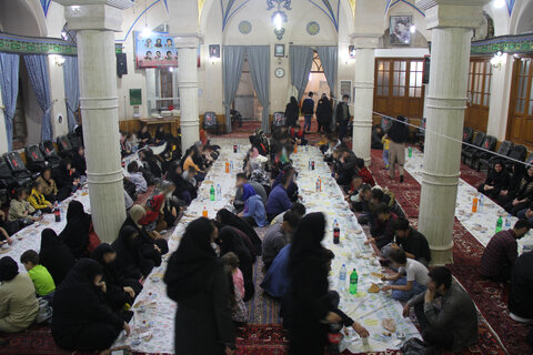 گزارش تصویری| برگزاری ضیافت رمضان توسط موسسه خیریه چهارده معصوم (ع)