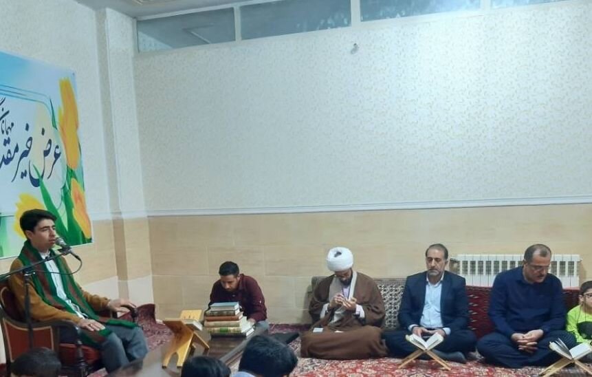 ورامین| برگزاری مراسم محفل انس با قرآن و ضیافت افطاری