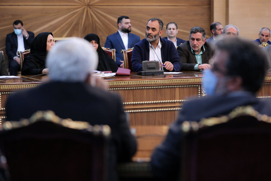 دیدار رئیس جمهور با جمعی از خیرین و مسئولان موسسات خیریه دیدار رئیس جمهور با جمعی از خیرین و مسئولان موسسات خیریه