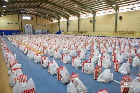گزارش تصویری|توزیع 4700 بسته معیشتی در طرح افطار 16 مصادف با روز اکرام و تکریم خیرین