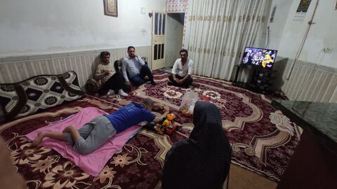 گزارش تصویری|بازدید شبانه مدیر کل بهزیستی خوزستان  از خانواده های اهوازی دارای چند معلول