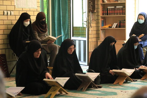 برگزاری محفل انس با قرآن و روضه شهادت حضرت علی(ع) در اداره کل بهزیستی گیلان