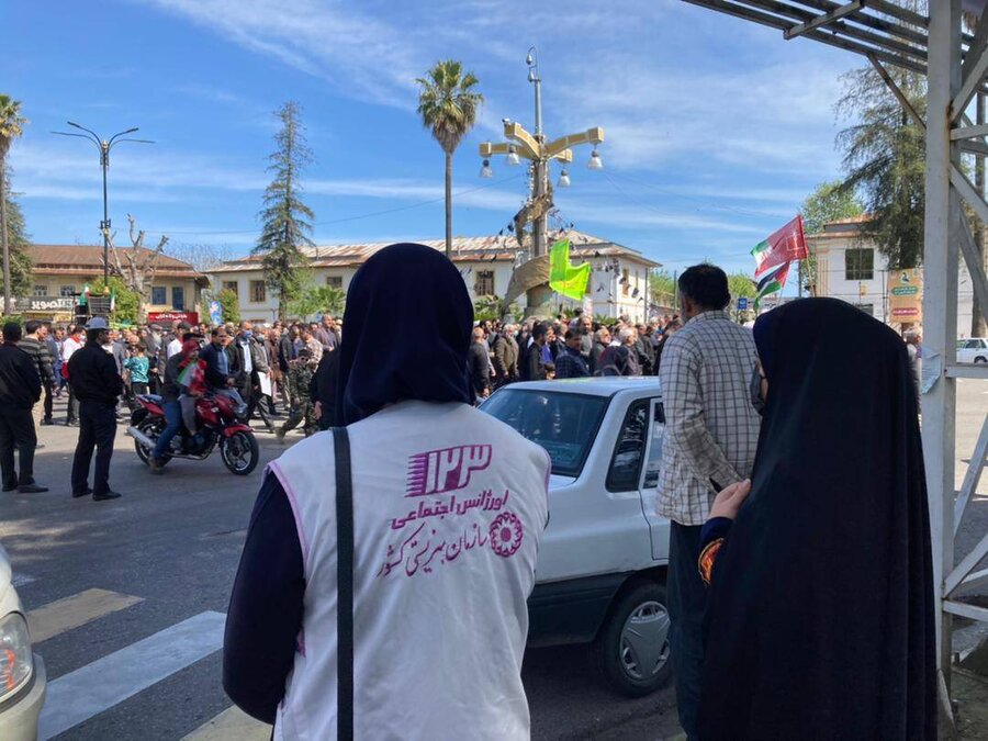رودسر | استقرار تیم اورژانس اجتماعی ۱۲۳ بهزیستی شهرستان رودسر در راهپیمایی روز قدس