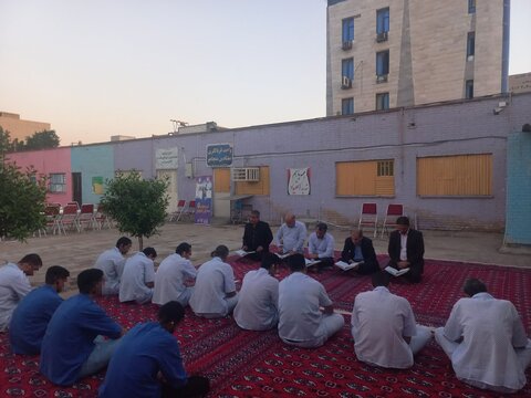 برگزاری محفل انس با قرآن و طرح در محضر ولی نعمتان در مرکز اقامتی بهبودی اهواز