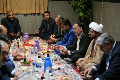 گزارش تصویری ا برگزاری ضیافت افطاری در موسسه خیریه سالمندان ابراهیم اباد با حضور مسئولین