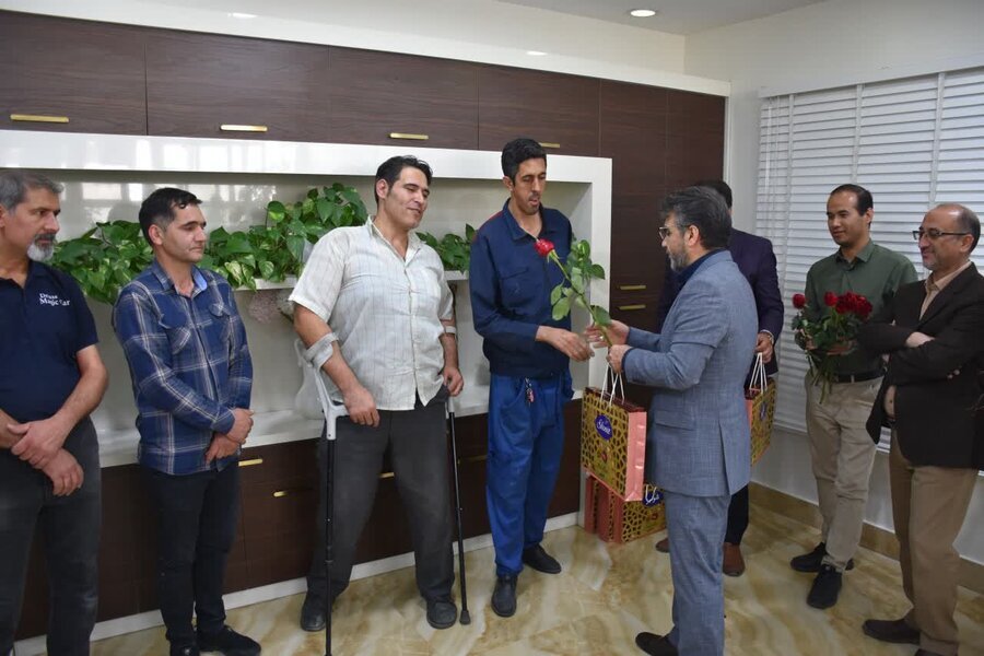 بازدید مدیرکل بهزیستی خراسان رضوی از مجموعه های تولیدی و صنعتی حامی اشتغال مددجویان