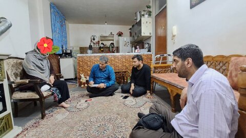 ساری| حضور مشاور استاندار مازندران در امور افراد دارای معلولیت در منزل خانواده دو عضو دارای معلولیت در شهرستان ساری
