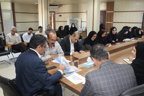 نشست هم اندیشی مدیر کل بهزیستی خوزستان با کارشناس مسئولان بهزیستی استان