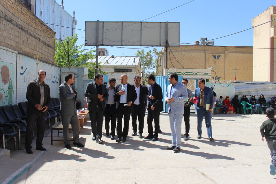 جشنواره صنایع دستی دانش آموزان مرکز آموزشی استثنایی شقایق با حضور مدیرکل بهزیستی استان