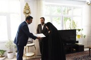 کرمانشاه / حضور مشاور وزیر تعاون، کار و رفاه اجتماعی در منزل یکی از کارکنان ایثارگر
