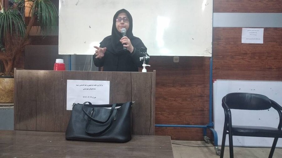 لاهیجان | برگزاری جلسه هم اندیشی کارشناسان و مسئولین مراکز بهزیستی در خصوص بیمه مددجویان بهزیستی در لاهیجان