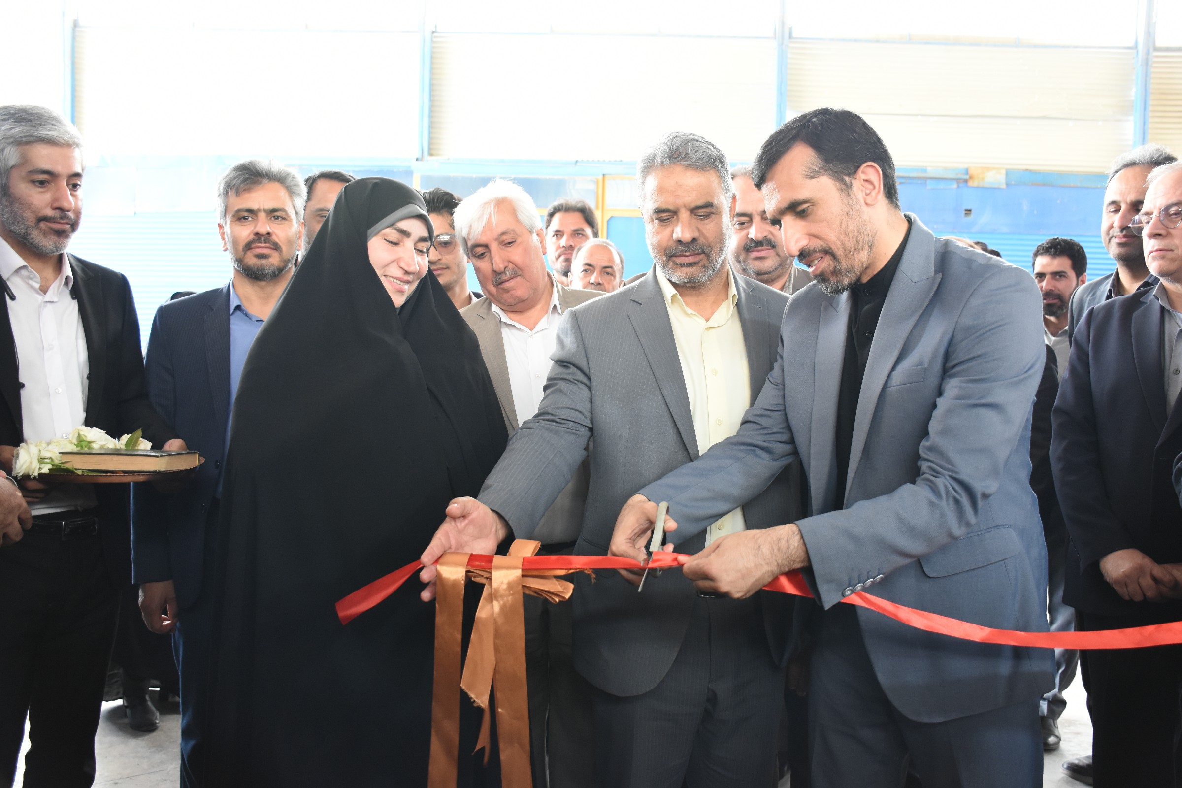 بزرگترین و والاترین عرصه خدمت و کمکِ پایدار به مردم، توانمندسازی از طریق ایجاد اشتغال است