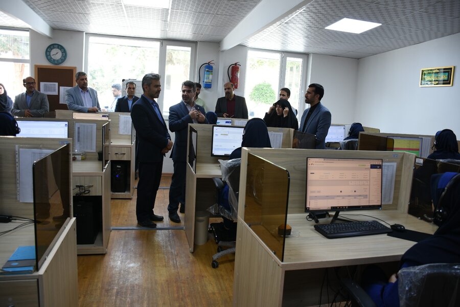 دیدار رئیس سازمان بهزیستی کشور با توانیابان و مددجویان شاغل در مرکز CRM شرکت آبفای نیشابور