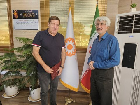 نشست مدیر کل بهزیستی فارس با رئیس هیات مدیره مرکز شهر راز شیراز