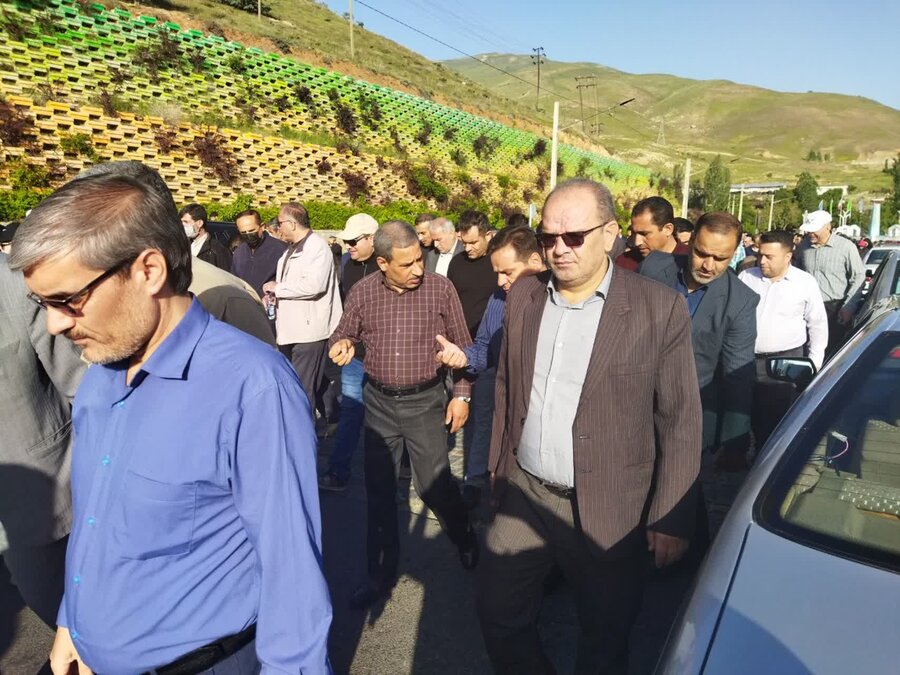 گزارش تصویری | همایش پیاده‌روی گرامیداشت سالروز سفر مقام معظم رهبری به کردستان برگزار شد   