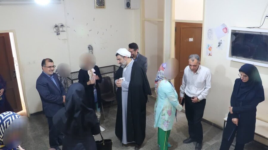 بازدیداز مرکزتوانبخشی و درمان بیماران روانی مزمن